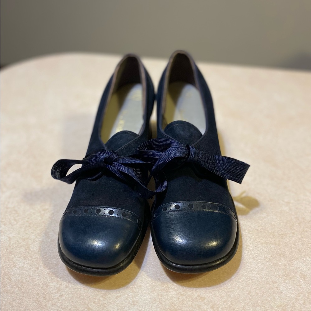 Near Mint Size 5 1/2 Stunning Florsheim Blue Suede Lace Oxford Shoes Rockabilly